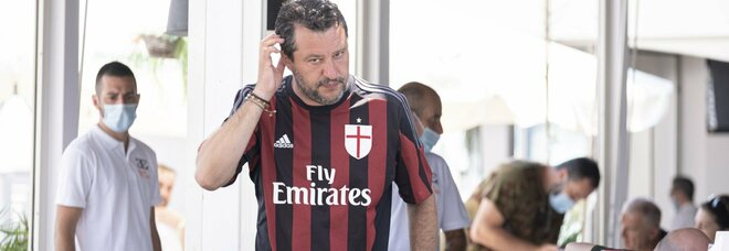 Salvini e le inchieste, nel Carroccio è processo al leader: Matteo non si discute ma cambi linea
