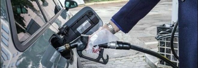 Auto a benzina o diesel, «Stop alla vendita entro il 2035»: la Ue raggiunge l'accordo