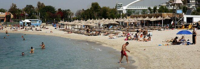 Grecia, 15 ragazzi di Pescara bloccati a Corfù in un Covid Hotel: 6 sono positivi