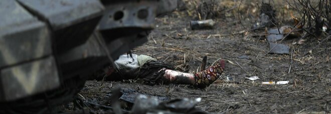 I generali russi uccidono i propri soldati feriti: il racconto dei prigionieri sulla guerra in Ucraina