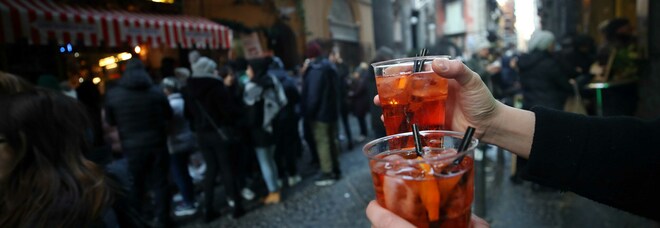 Napoli, alcol venduto ai minori: bar chiuso per trenta giorni
