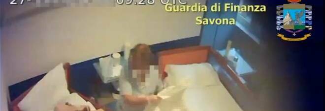 Savona, schiaffi e insulti agli ospiti nella Rsa: arrestate tre operatrici socio sanitarie