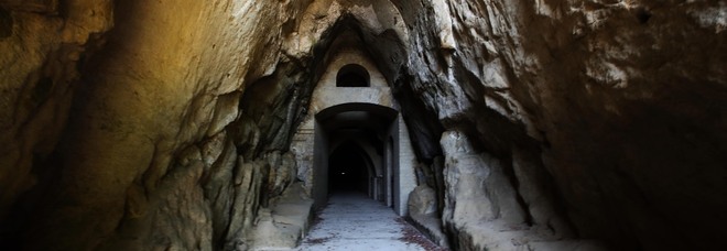 La Crypta dimenticata: salviamo a Napoli la collina dei maghi e dei poeti