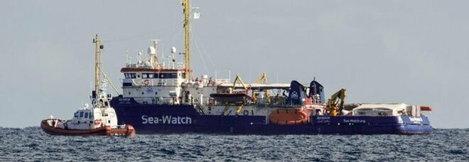 Migranti, la Sea Watch sbarcherà a Pozzallo dopo 7 giorni di attesa: a bordo 440 naufraghi
