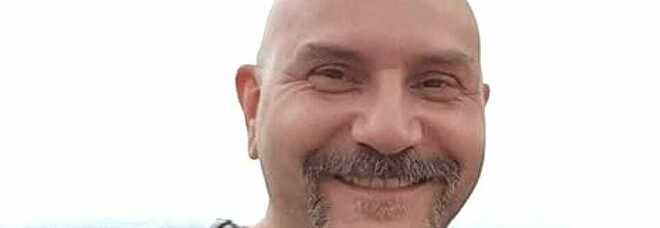 Foligno, schianto moto-furgone sulla Flaminia, muore agente della polizia penitenziaria di 49 anni