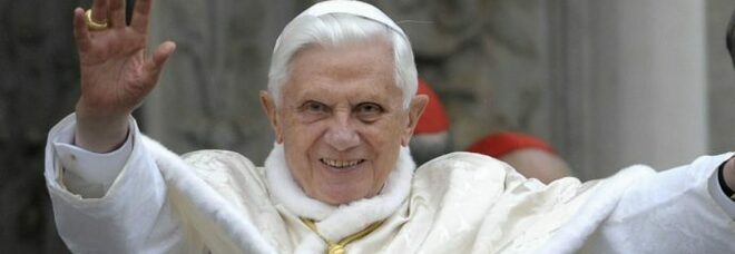 Ratzinger rompe (di nuovo) il silenzio, stavolta per criticare la Chiesa tedesca