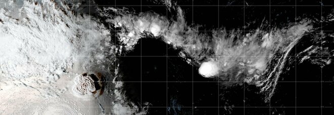 Tonga, rilevata nuova grande eruzione del vulcano sottomarino