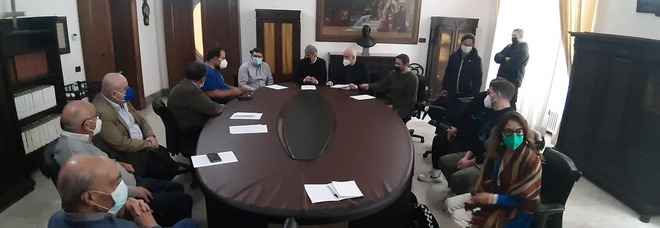 Napoli, il vescovo Battaglia incontra gli attivisti anticamorra di Ponticelli: appello contro l'indifferenza
