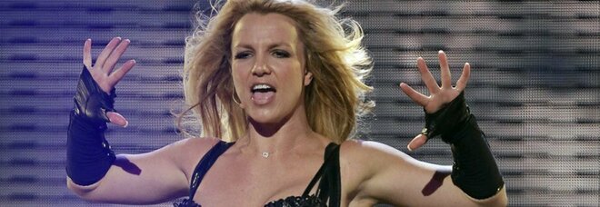 Britney Spears attacca la Chiesa cattolica per non averle permesso di sposarsi