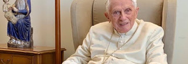 «Ratzinger chieda scusa aver coperto un pedofilo»: la richiesta choc deI presidente dei vescovi tedeschi