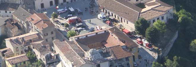 Il crollo del campanile di Accumoli ricostruito con le immagini di un drone: ecco come è morta il 24 agosto 2016 la famiglia Tuccio