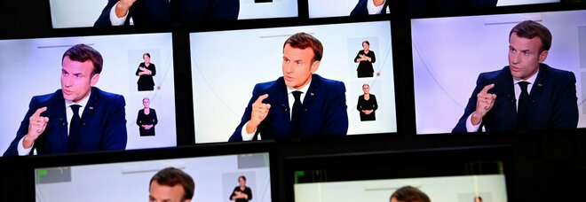 Francia, diretta Macron: pronto a dichiarare il "coprifuoco" in zone rosse
