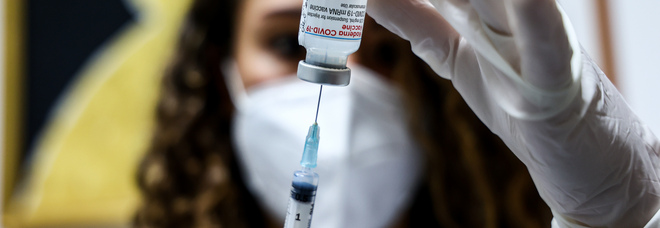 Vaccini in Campania, dosi in esaurimento: verso la chiusura dei centri