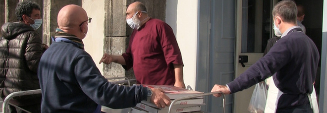 Covid a Napoli, 500 pizze Margherita alla mensa Caritas destinate ai più bisognosi