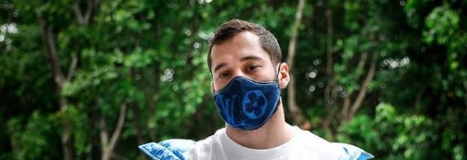 Coronavirus, la mascherina fa tendenza per l'estate: i modelli firmati spopolano sui social. Boom di ricerche online