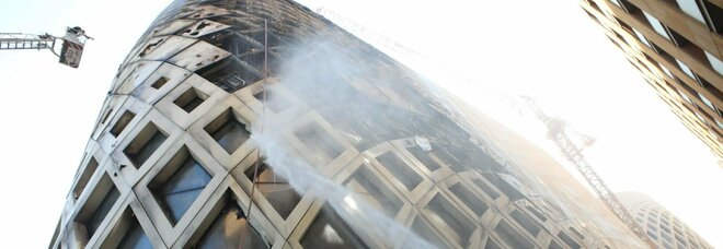 Beirut, ancora paura: a fuoco il palazzo in costruzione di Zaha Hadid