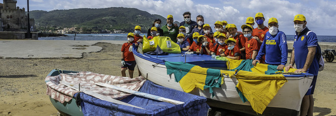 Castellabate, bambini della scuola calcio ​in campo per la pulizia delle spiagge
