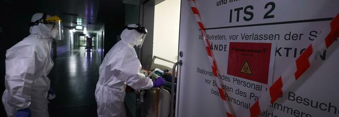 Omicron, Germania: «Vaccini obbligatori, servono per fermare la quinta ondata»
