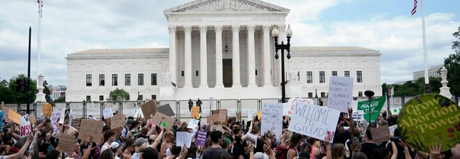 Usa, corte suprema abolisce sentenza sul diritto all'aborto