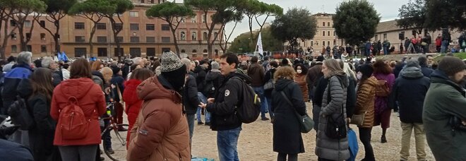 Roma, D'Amato: «Zona bianca fino a Natale, ma serve la mascherina»