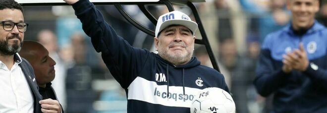 Maradona, l'ex manager denuncia legali delle figlie: «Prove falsificate»