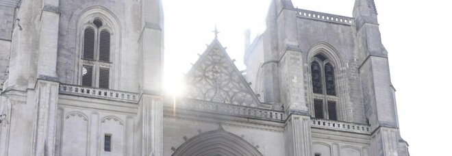 Nantes, la cattedrale centenaria sopravvissuta a bombardamenti e incendi