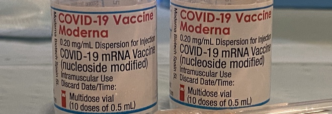 Omicron, «vaccino Moderna (con due dosi) protegge più gli adolescenti e i bambini che gli adulti». Lo studio