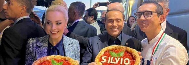Berlusconi a Napoli: «Grazie Carfagna per fondi Pnrr al Sud». E si commuove parlando della madre