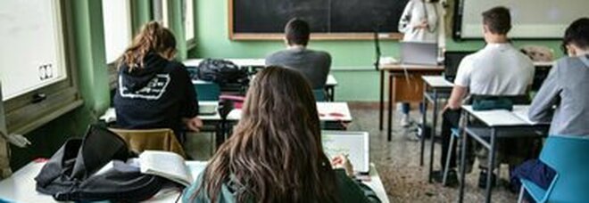 Congresso Cisl scuola, 3 miliardi per la Campania; Colonna: «Spenderli per ridurre divario col Nord»