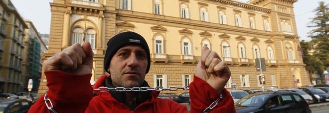 Tirrenia chiude le sedi di Napoli e Cagliari: «Pronti a dichiarare sciopero»