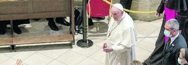 «Disonorato il nome di Dio», il Papa condanna l'antisemitismo, pesa il ricordo di un prete nazista