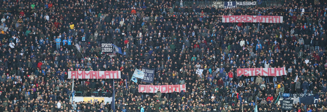 Pugno contro il pullman del Milan: Daspo di un anno per tifoso del Napoli