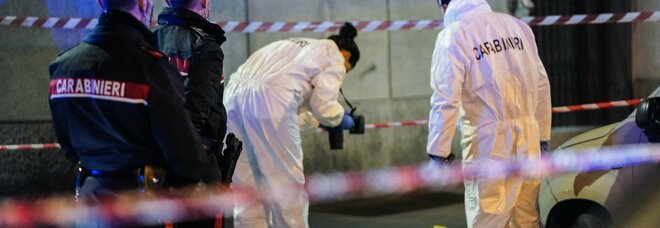 Torino, carabiniere accoltellato durante una rapina in farmacia: fermato un 16enne