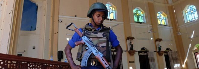 Sri Lanka, esplosioni in chiese e hotel: 290 morti, 500 feriti. «Terrorismo, arrestate sette persone»