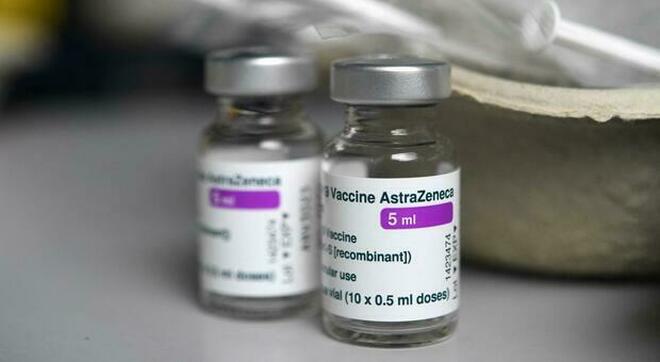 Variante Delta, Pfizer e AstraZeneca: quale vaccino immunizza di più. Lo studio dell'Imperial College
