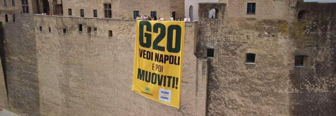«G20, Vedi Napoli e poi muoviti!»: mega striscione per dire no all’insensata corsa al gas