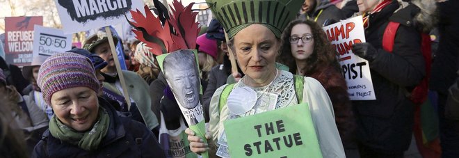 Trump, dopo la marcia, lo sciopero: le donne americane incroceranno le braccia per un giorno
