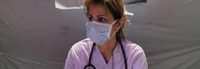 Coronavirus in Campania, infermiera multata dopo il turno. Il sindaco di Castellammare: «Pago io»