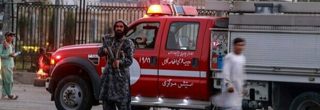Afghanistan, attentato vicino a una moschea di Kabul: almeno 12 morti e 32 feriti