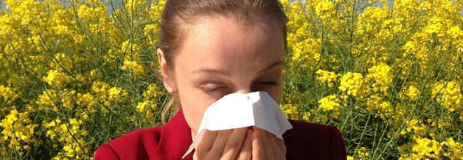 Covid o allergia? Ecco la differenza tra i sintomi (e quando bisogna fare il tampone)