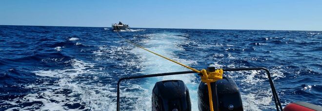 Incidente in mare a Ponza: famiglia in salvo, barca a vela recuperata dopo tre giorni