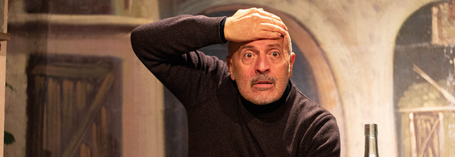 Nuovo Teatro Sancarluccio, torna in scena «Forse una farsa» di Tato Russo