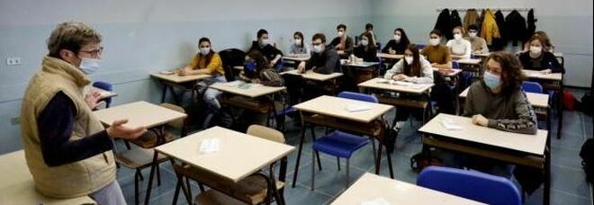 Covid, allarme focolai nelle scuole in Lombardia: classi in dad quasi triplicate in due settimane