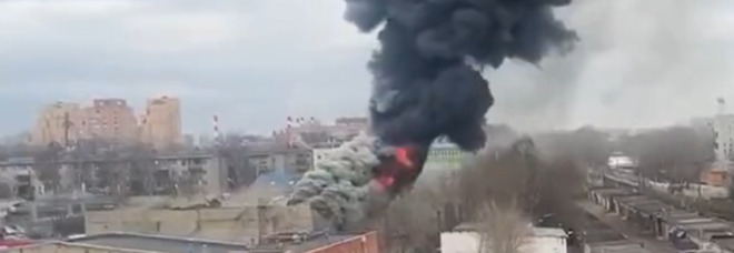 Mosca, incendio in laboratorio di tecnologie militari (terzo caso in tre giorni). L'ipotesi: innescato dagli hacker