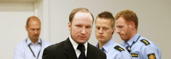 Norvegia, il terrorista Breivik perseguita i sopravvissuti delle stragi con lettere di minacce