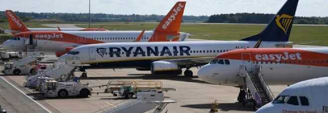 Aerei low cost, è finita un'era? Da Ryanair a EasyJet i conti non tornano (e i prezzi aumenteranno sempre più)