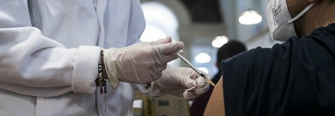 Covid, no vax rischiano di morire 12 volte di più rispetto a chi è vaccinato: cosa dice lo studio dell'Università di Padova