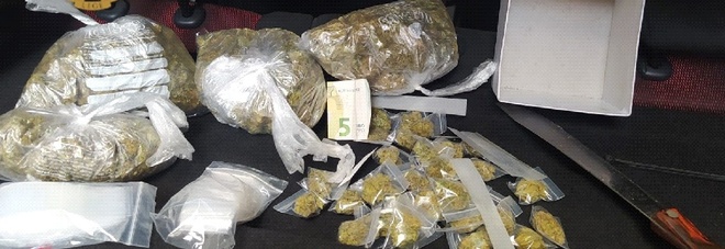 Spaccio di droga a Materdei, arrestato pusher con quattro buste di marijuana