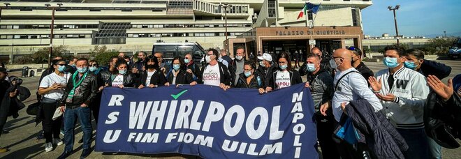 Whirlpool Napoli, il giudice rinvia e adesso avanzano i licenziamenti