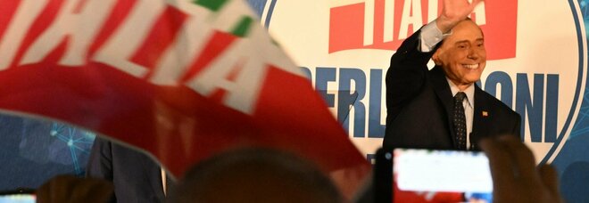 Napoli, Berlusconi rifà l'atlantista ma senza attaccare mai Putin
